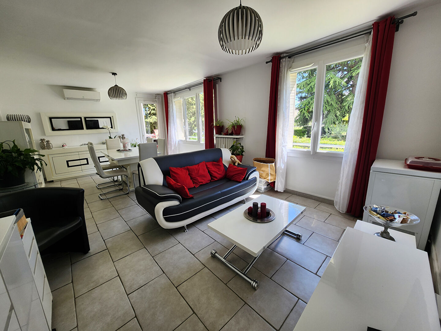 Photo EXCLUSIVITÉ AVIGNON - APPARTEMENT A VENDRE DE 69 M² ET BALCONS DE 6 M² - T3/4 de 2/3 CHAMBRES -  parking privé image 3/6