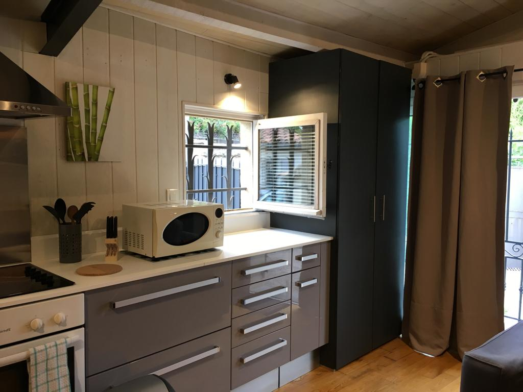 Photo CARPENTRAS - A 18 MINUTES D'AVIGNON  - STUDIO A LOUER A 520 - QUARTIER RESIDENTIEL image 3/6