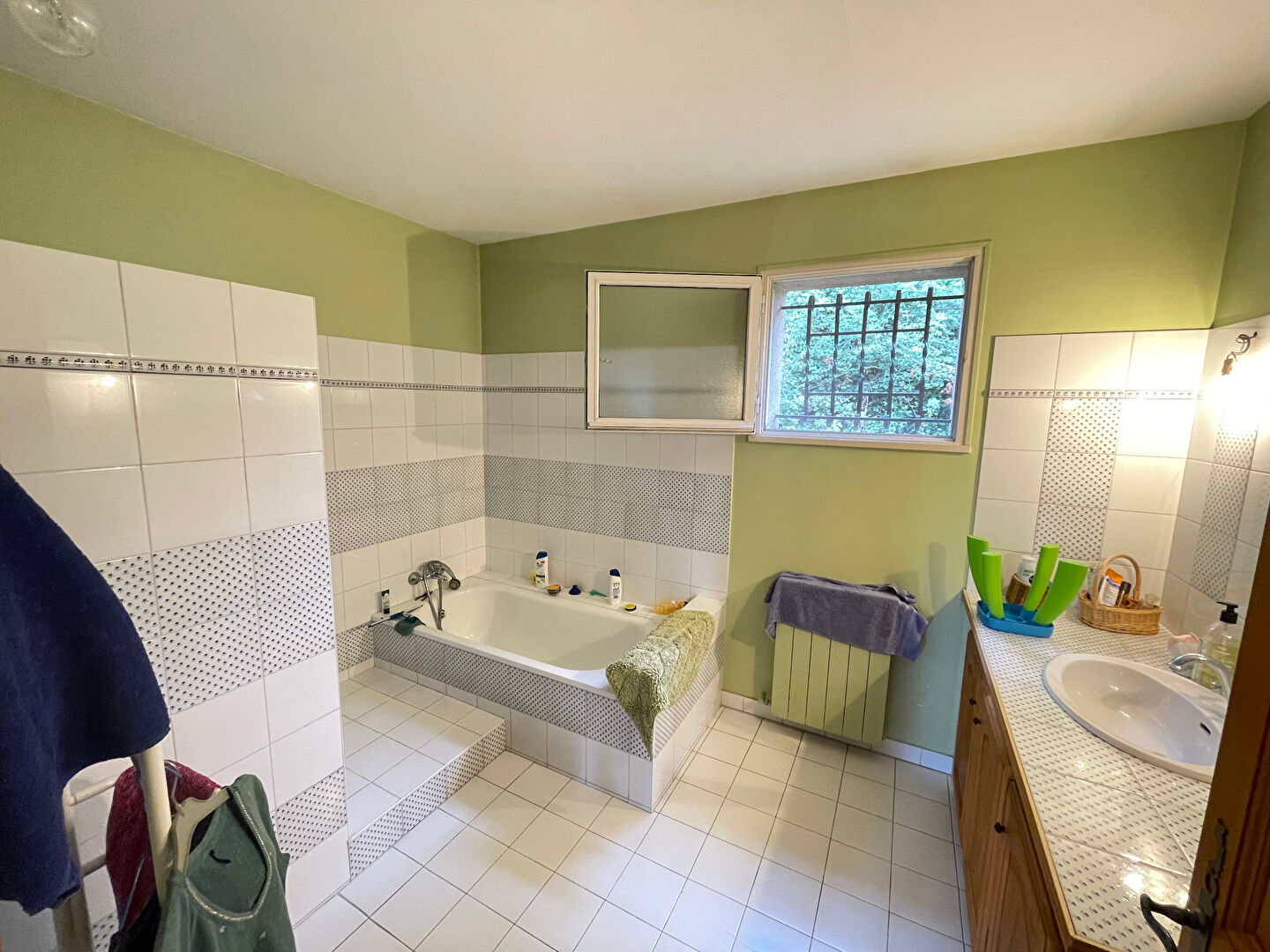 Photo EXCLUSIVITE A SAINT SATURNIN LES AVIGNON - MAISON A VENDRE EN VIAGER Occupé AVEC BEAU TERRAIN EN BORD DE SORGUE image 4/6