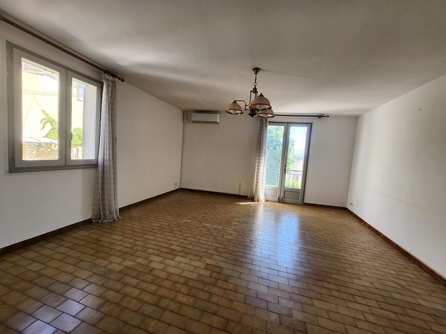 Photo SAINT SATURNIN LES AVIGNON - MAISON A VENDRE DE 83 M² DE SURFACE HABITABLE AVEC TERRASSE ET VUE - GARAGE DE 48 M² image 4/6