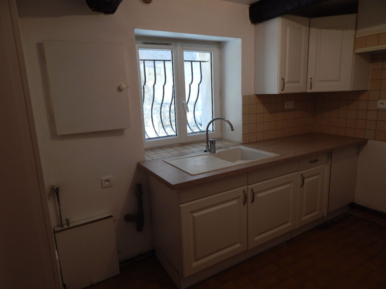 Photo SAINT SATURNIN LES AVIGNON - IMMEUBLE A VENDRE 3 APPARTEMENTS LOUES 1255/MOIS image 3/6