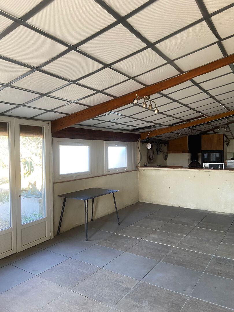 Photo ROQUEMAURE - ORANGE - SAUVETERRE - AVIGNON - MAISON DOUBLE HABITATION 8 PIECES 4 CHAMBRES  SUR UN TERRAIN DE 3600 M² image 5/6