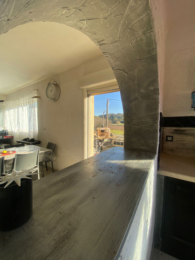 Photo ROQUEMAURE - ORANGE - SAUVETERRE - AVIGNON - MAISON DOUBLE HABITATION 8 PIECES 4 CHAMBRES  SUR UN TERRAIN DE 3600 M² image 6/6