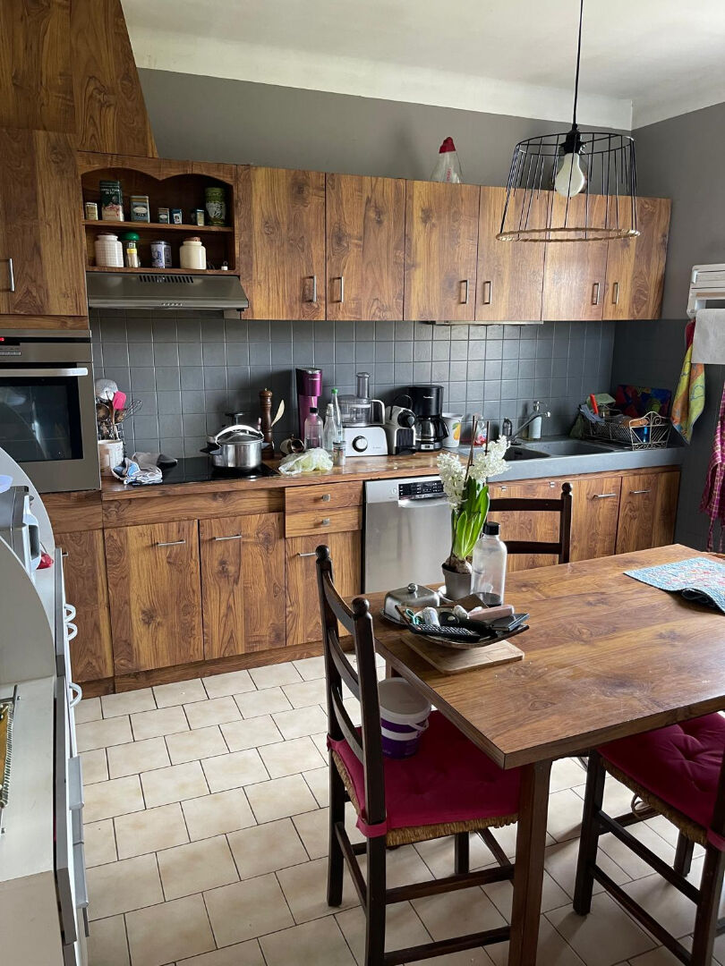 Photo EXCLUSIVITE A CHATEAUNEUF DE GADAGNE ENTRE AVIGNON ET L'ISLE SUR LA SORGUE - MAISON A VENDRE DE PLAIN PIED AVEC PISCINE SUR IMMENSE TERRAIN DE 5200 M² image 4/6