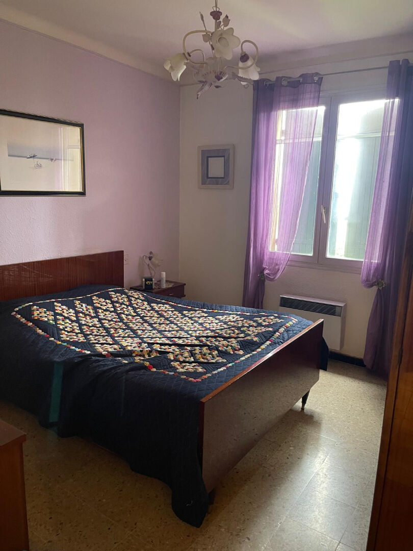 Photo EXCLUSIVITE A CHATEAUNEUF DE GADAGNE ENTRE AVIGNON ET L'ISLE SUR LA SORGUE - MAISON A VENDRE DE PLAIN PIED AVEC PISCINE SUR IMMENSE TERRAIN DE 5200 M² image 5/6