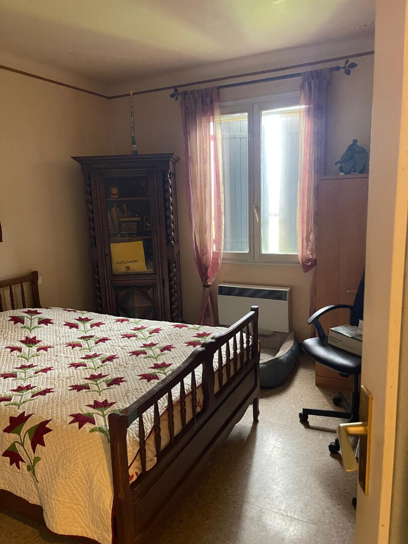 Photo EXCLUSIVITE A CHATEAUNEUF DE GADAGNE ENTRE AVIGNON ET L'ISLE SUR LA SORGUE - MAISON A VENDRE DE PLAIN PIED AVEC PISCINE SUR IMMENSE TERRAIN DE 5200 M² image 6/6