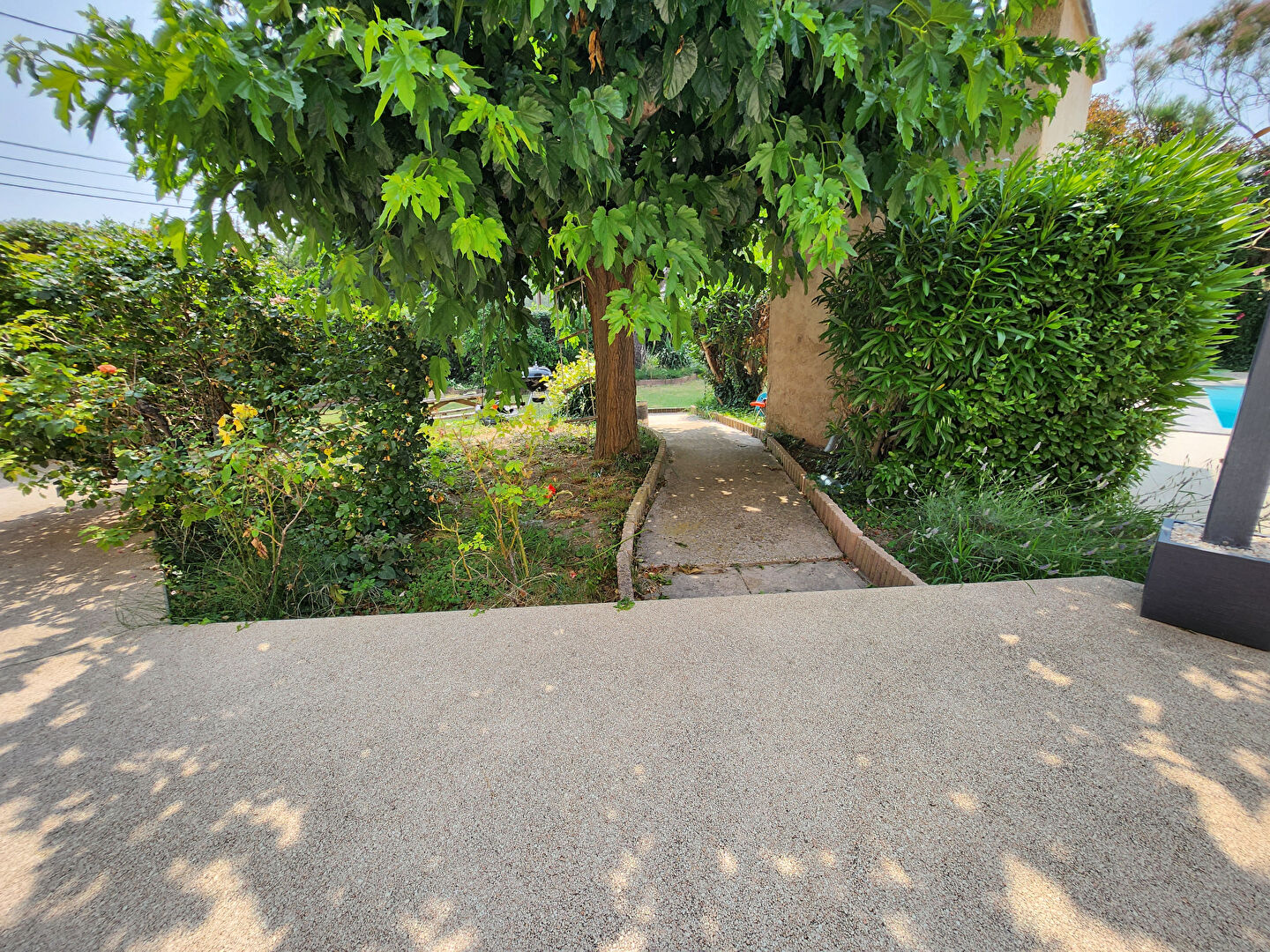 Photo VEDENE - AVIGNON - MAISON A VENDRE DE 170 M² SURFACE HABITABLE SUR UN TERRAIN DE 1000M² AVEC GARAGE PARKING ET ANNEXE image 2/6