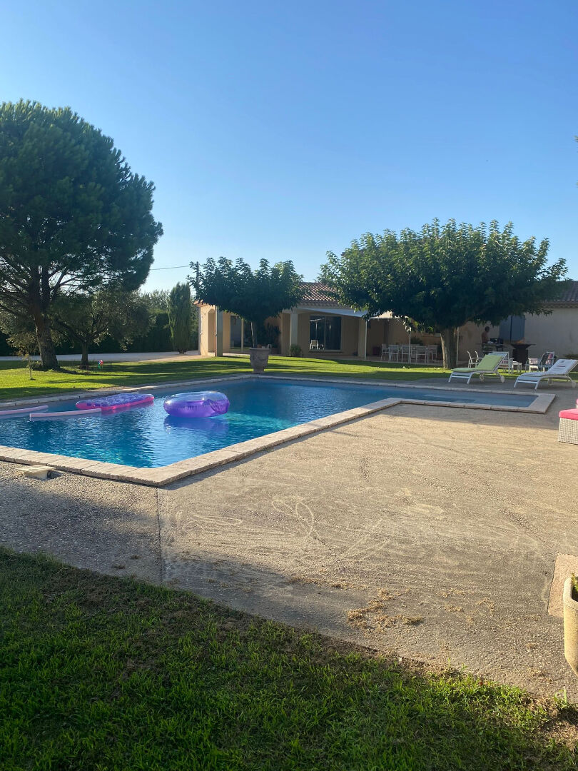 Photo EXCLUSIVIVITE A VEDENE AVIGNON PROVENCE - MAISON A VENDRE DE 194 M² DE SURFACE HAB + DEPENDANCES + LOCAL + GARAGE SUR PARC TERRAIN DE 1800 M² AVEC PISCINE image 4/6