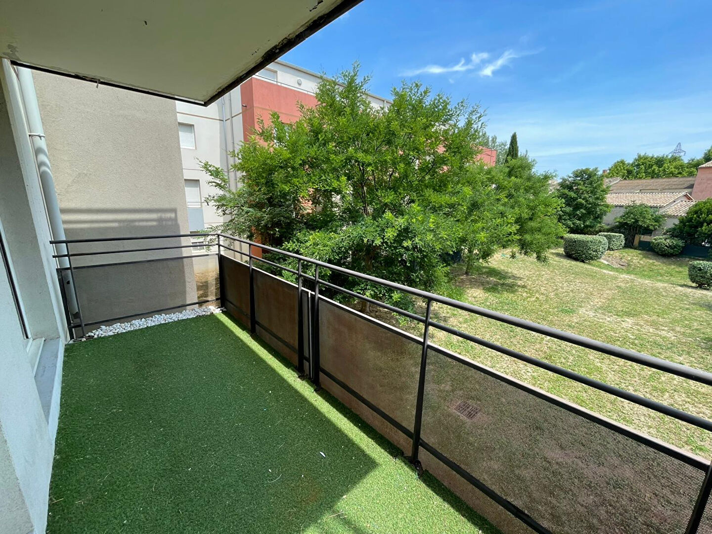 Photo AVIGNON LE PONTET - APPARTEMENT T3 avec BALCON + GARAGE - PLEIN SUD - 53 M² image 1/6