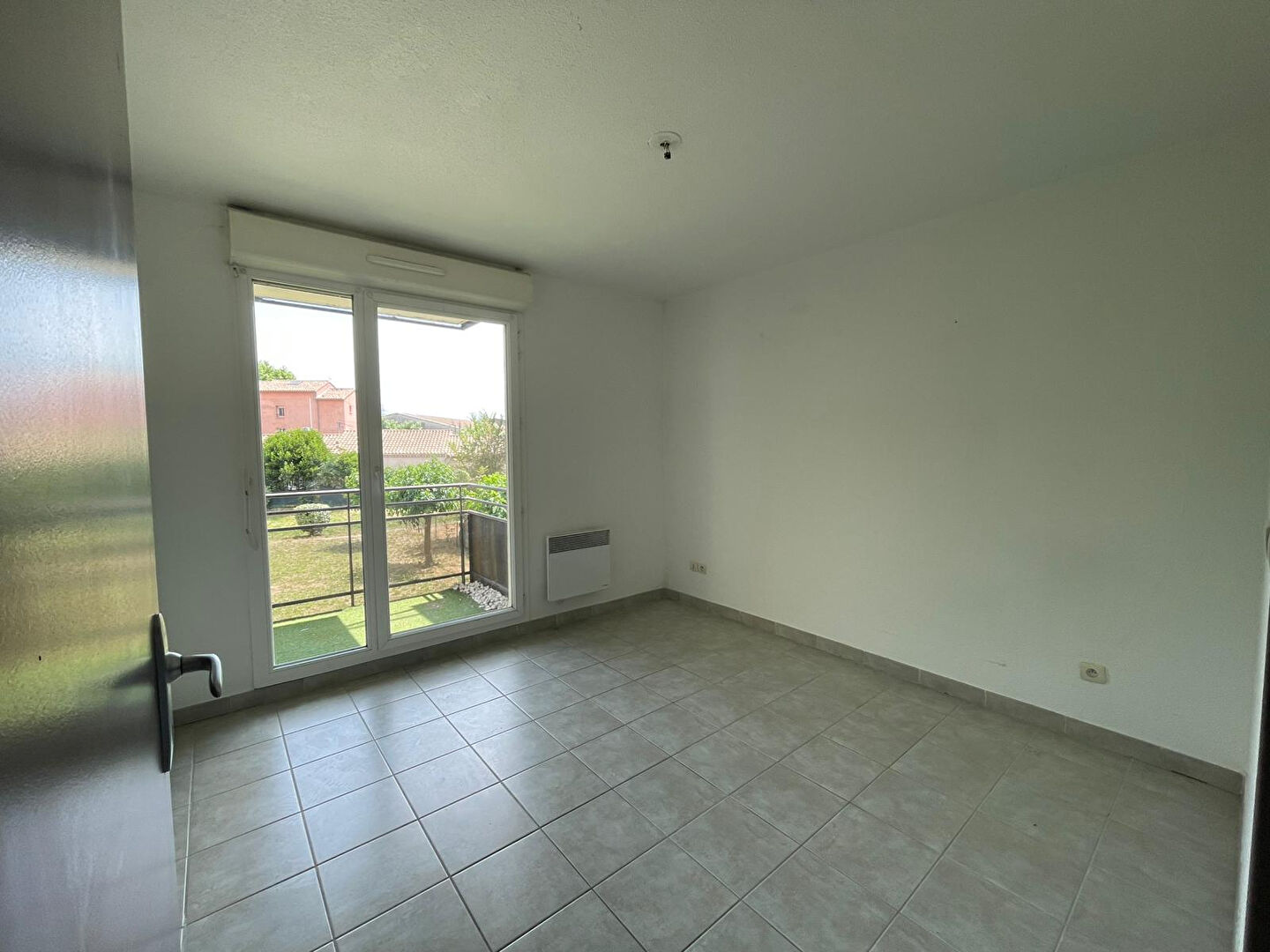 Photo AVIGNON LE PONTET - APPARTEMENT T3 avec BALCON + GARAGE - PLEIN SUD - 53 M² image 2/6