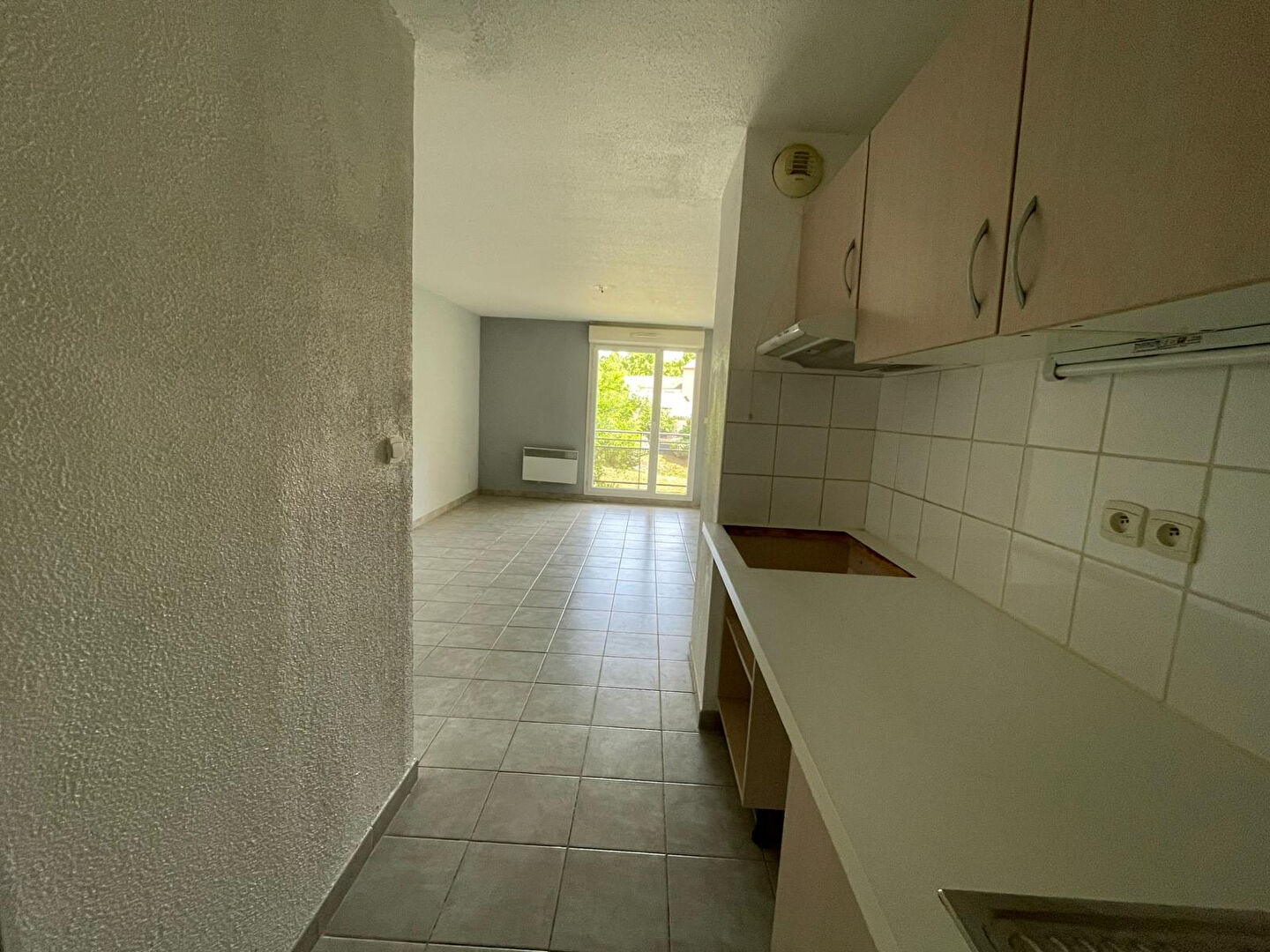 Photo AVIGNON LE PONTET - APPARTEMENT T3 avec BALCON + GARAGE - PLEIN SUD - 53 M² image 3/6