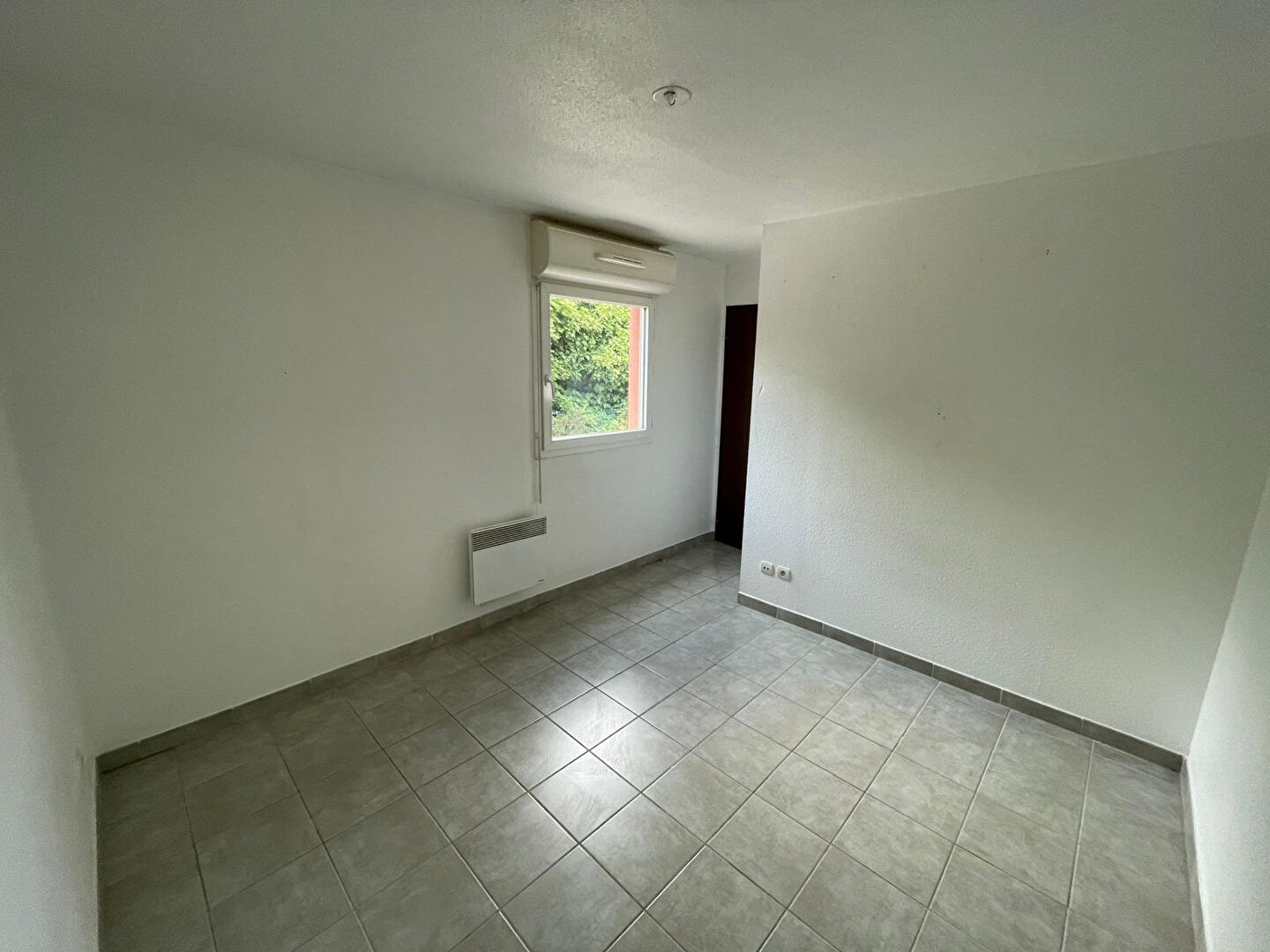 Photo AVIGNON LE PONTET - APPARTEMENT T3 avec BALCON + GARAGE - PLEIN SUD - 53 M² image 6/6