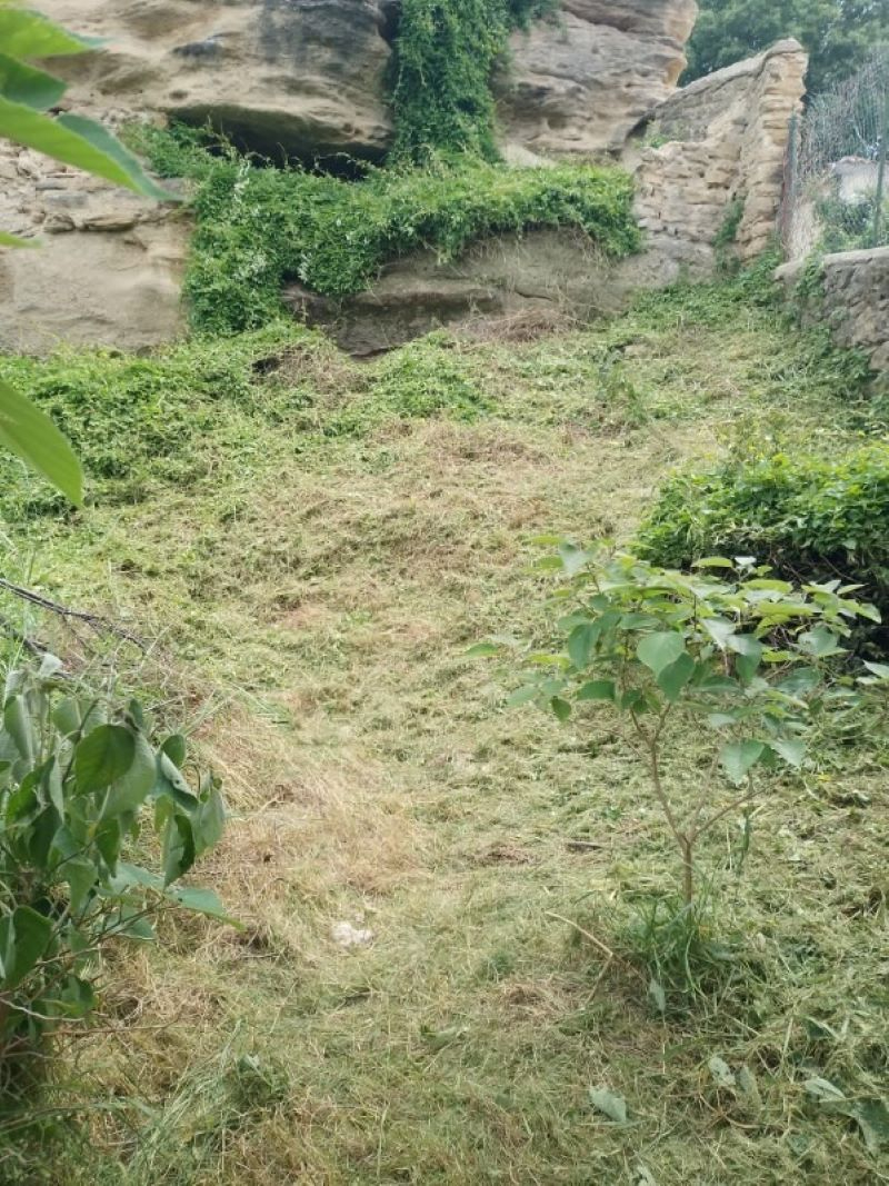 Photo EXCLUSIVITE SUR ENTRAIGUES SUR LA SORGUE - TERRAIN LIBRE CONSTRUCTEUR A VENDRE - ZONE UA image 1/5