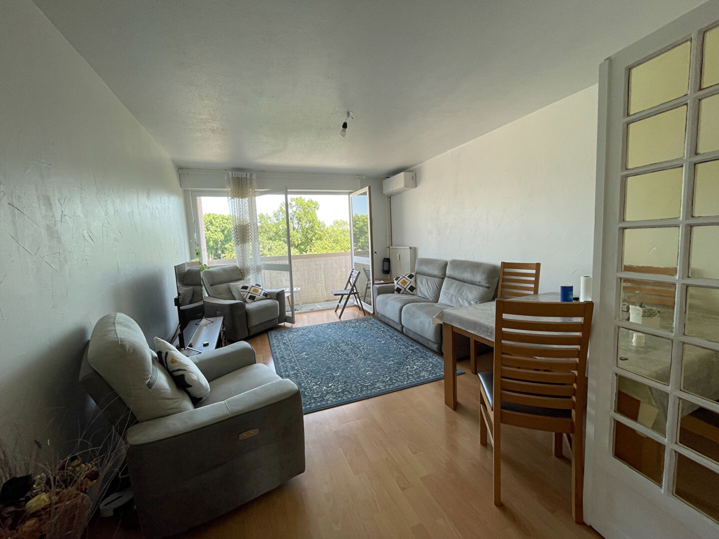 Photo BAISSE DE PRIX AVIGNON - GRAND APPARTEMENT A VENDRE DE 72.5 m² AVEC balcon de 5.5 m² et Cave. POTENTIEL LOCATIF 877/MOIS image 2/5