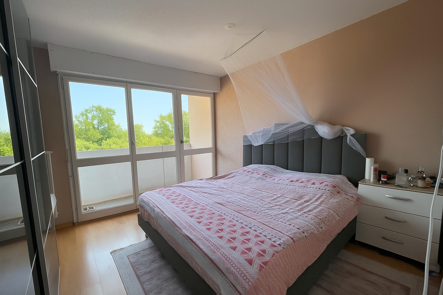 Photo BAISSE DE PRIX AVIGNON - GRAND APPARTEMENT A VENDRE DE 72.5 m² AVEC balcon de 5.5 m² et Cave. POTENTIEL LOCATIF 877/MOIS image 5/5