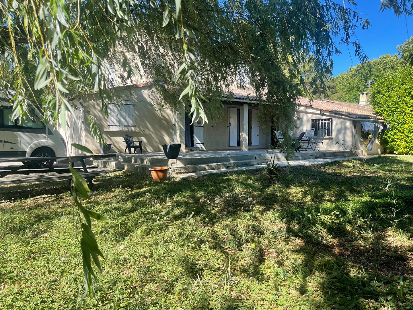 Photo BAISSE DE PRIX SUR EXCLUSIVITE A CAUMONT SUR DURANCE - LE THOR - PROCHE CAVAILLON - AVIGNON - MONTFAVET - MAISON DE 101M² DE SURFACE HABITABLE SUR UN TERRAIN DE 810 M² ET UN GARAGE DE 50 M² image 1/6