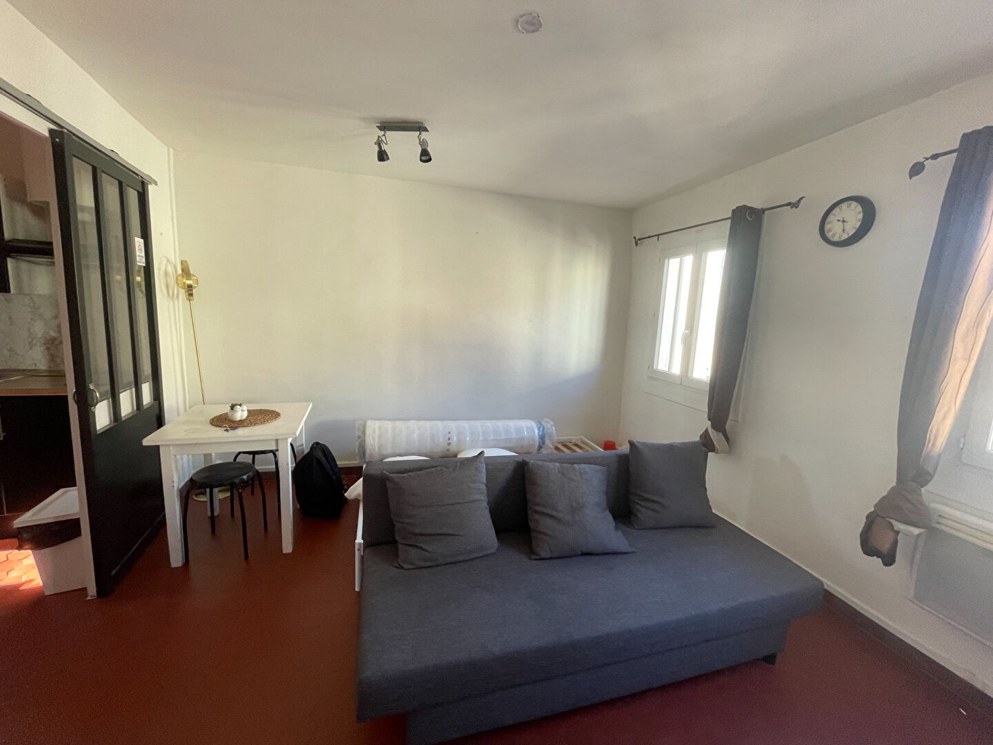 AVIGNON - INTRA MUROS - APPARTEMENT TYPE 1 A VENDRE - 24 M² -