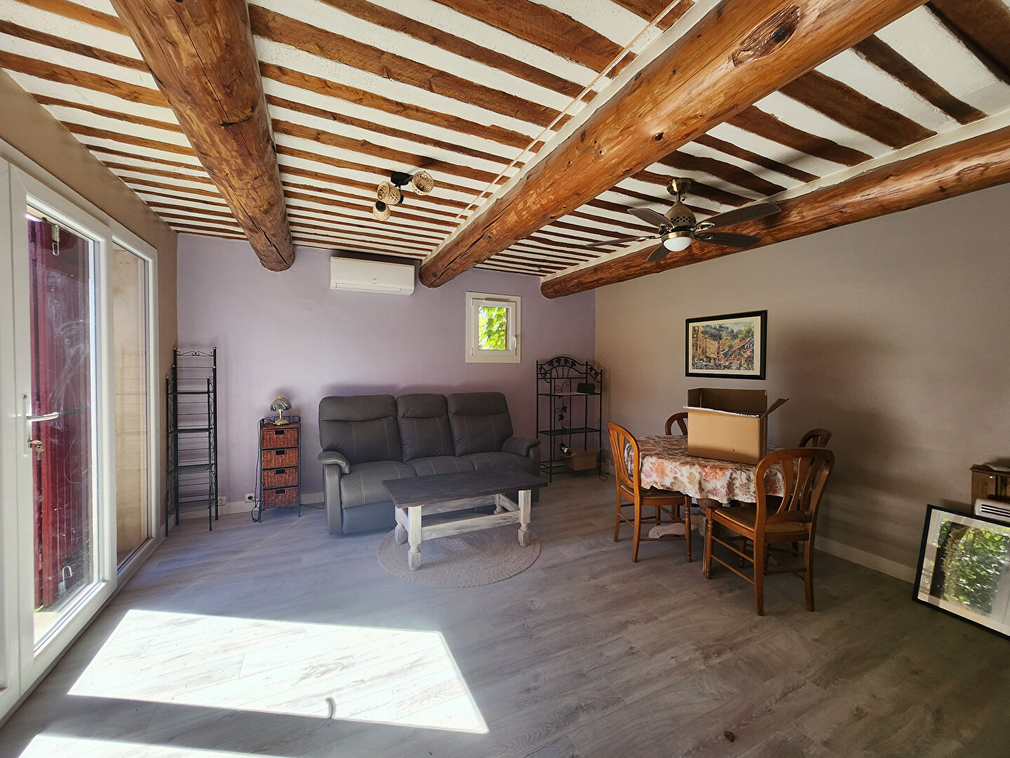 Photo EXCLUSIVITE EN LOCATION - ISLE SUR LA SORGUE - APPARTEMENT TYPE 3 DE 55 M² AVEC TERRASSE DE 11 M² ET JARDIN DE 360 M² AVEC BOX image 2/6