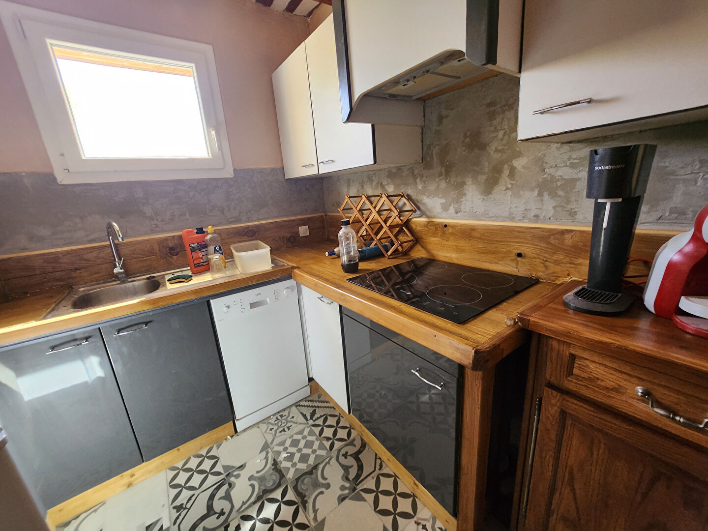 Photo EXCLUSIVITE EN LOCATION - ISLE SUR LA SORGUE - APPARTEMENT TYPE 3 DE 55 M² AVEC TERRASSE DE 11 M² ET JARDIN DE 360 M² AVEC BOX image 5/6