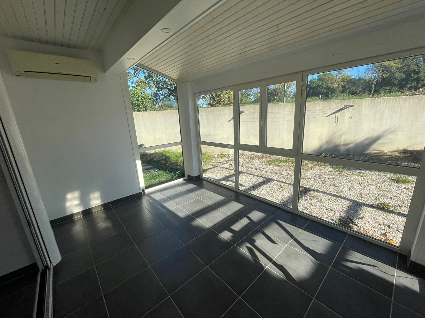 Photo EXCLUSIVITE AVIGNON LE PONTET - MAISON A VENDRE DE 102 M² HAB SUR UN TERRAIN DE 360 M² AVEC GARAGE image 3/6