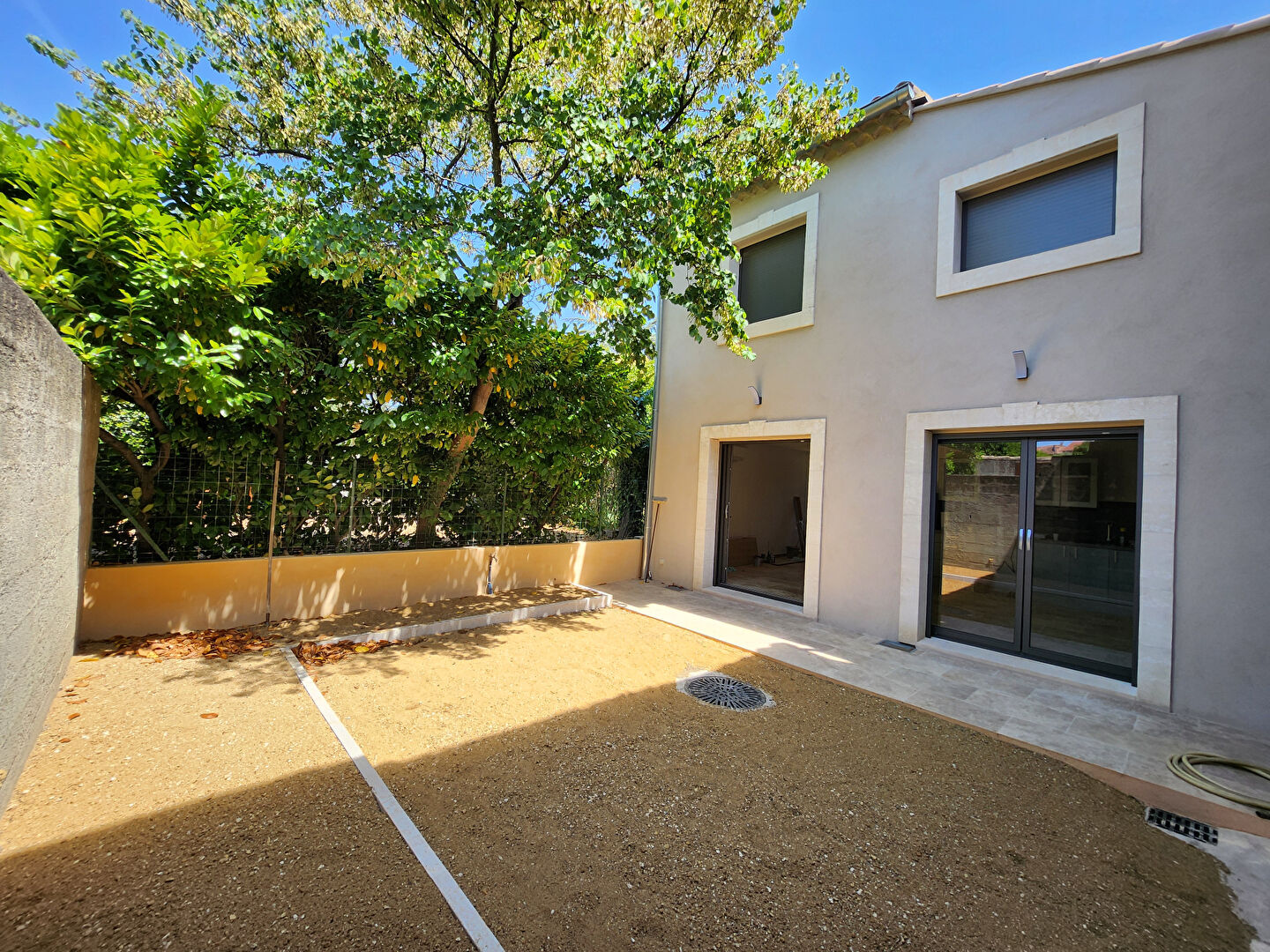 EXCLUSIVITE A SAINT SATURNIN LES AVIGNON - LOCATION MAISON DE 83 M² SURF HAB TERRAIN DE 186 M² - 3 CHAMBRES
