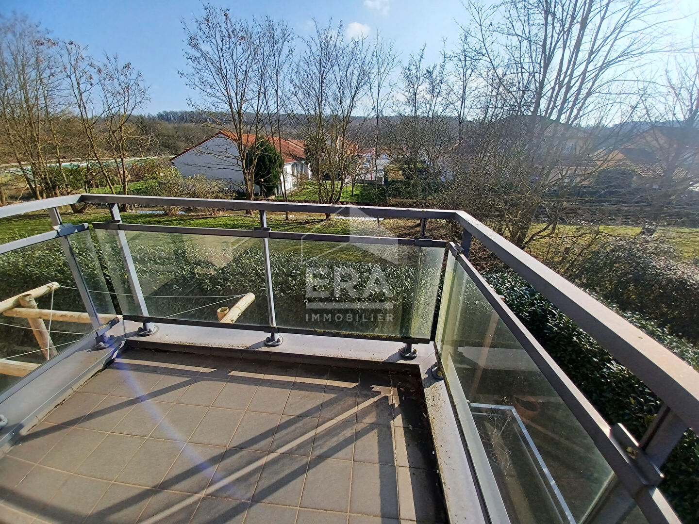 AMNEVILLE- Appartement 3 pièces - 80m² -  terrasse -  garage - parking