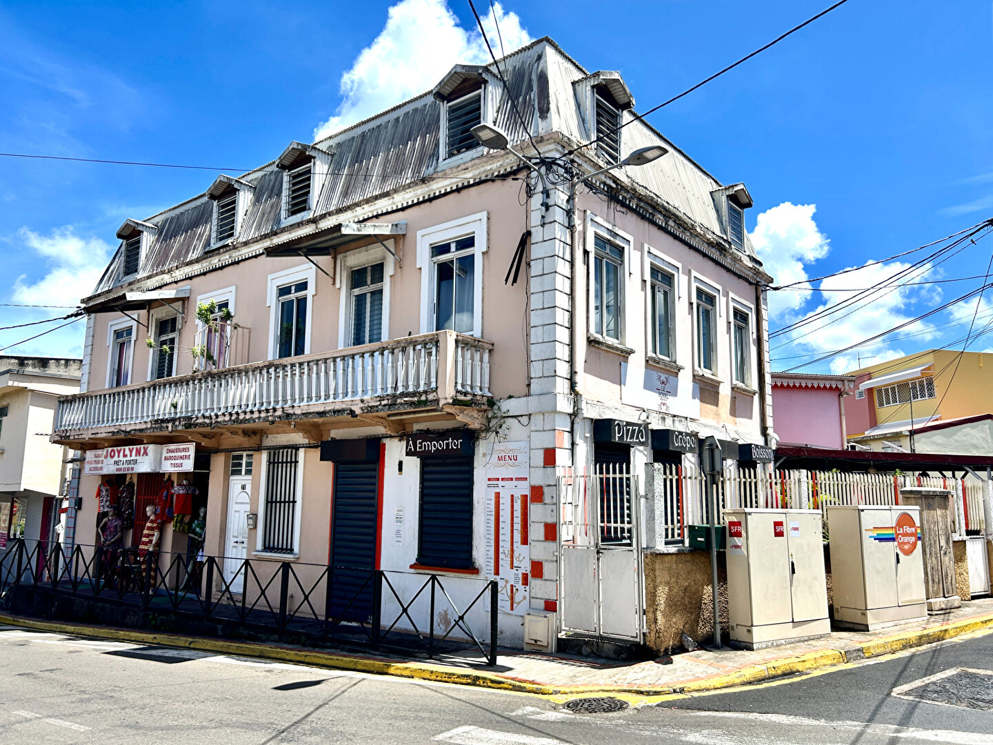 Immeuble Saint-esprit 330 M²