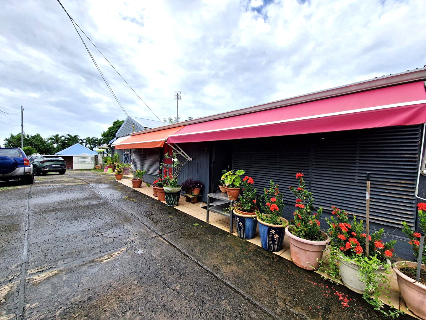 Photo 4 bungalows Le Lamentin 7 pièce(s) 206 m2 image 1/6