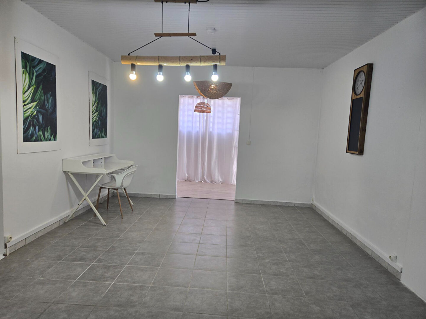 Photo Local commercial Le Lamentin 60 m2 image 1/4