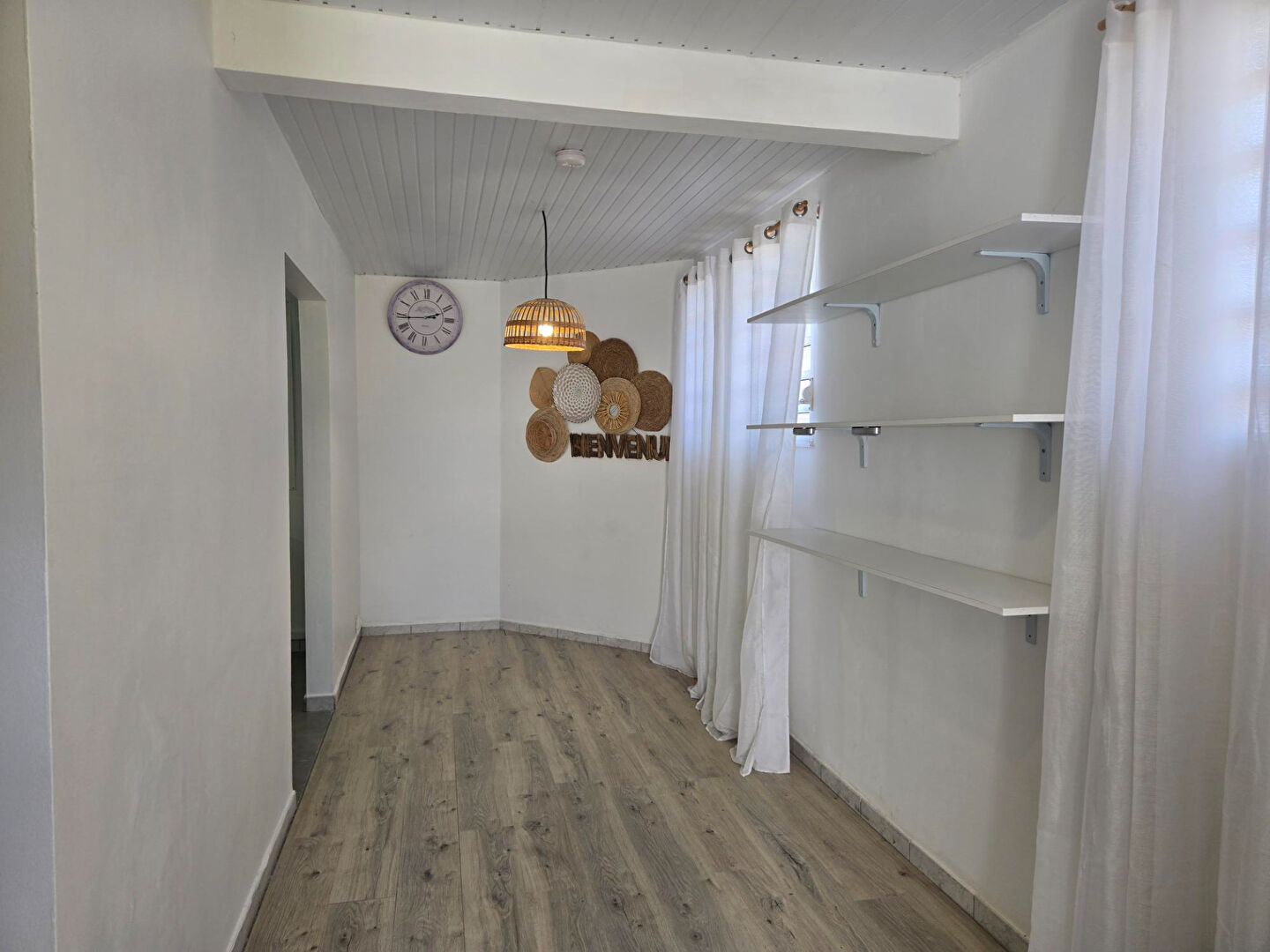 Photo Local commercial Le Lamentin 60 m2 image 3/4