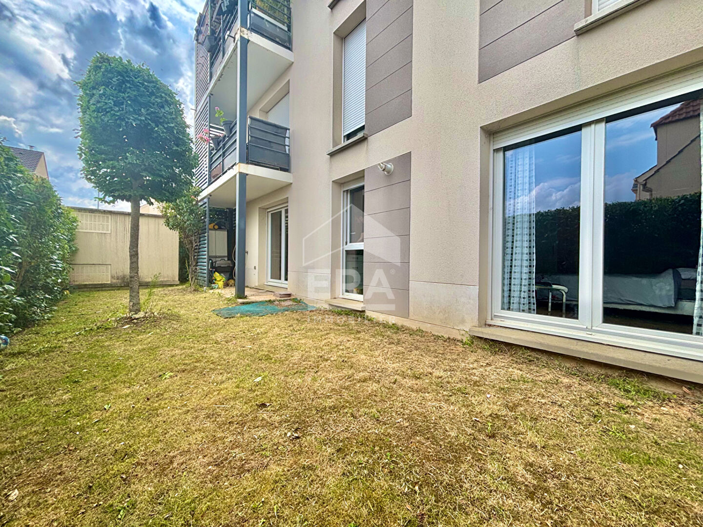 Photo Appartement Fontenay Le Vicomte REZ DE JARDIN / 3 pièces 2 chambres 61.90 m2 image 1/6