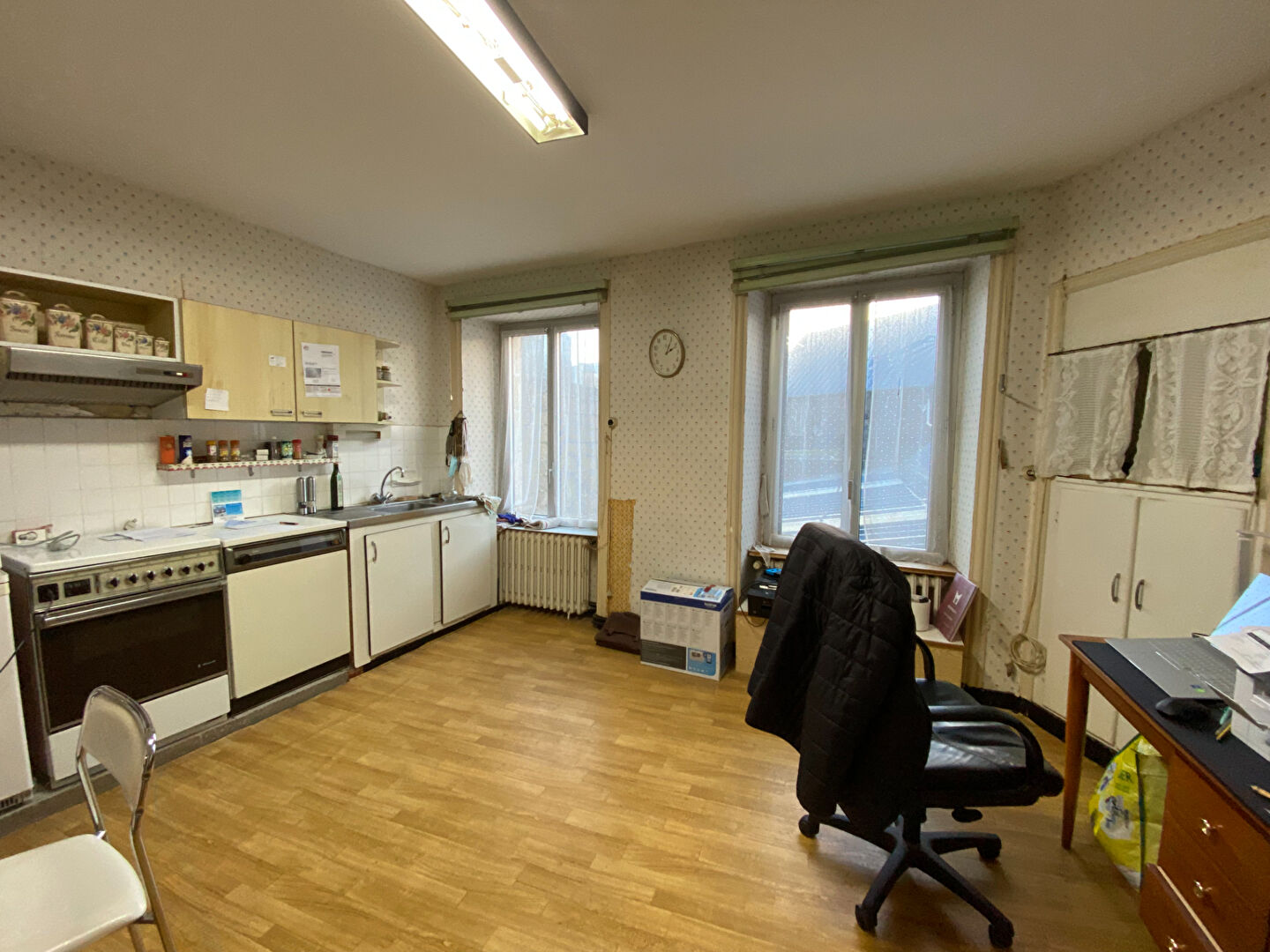 Photo À vendre immeuble  et fonds de commerce Lanmeur image 3/4