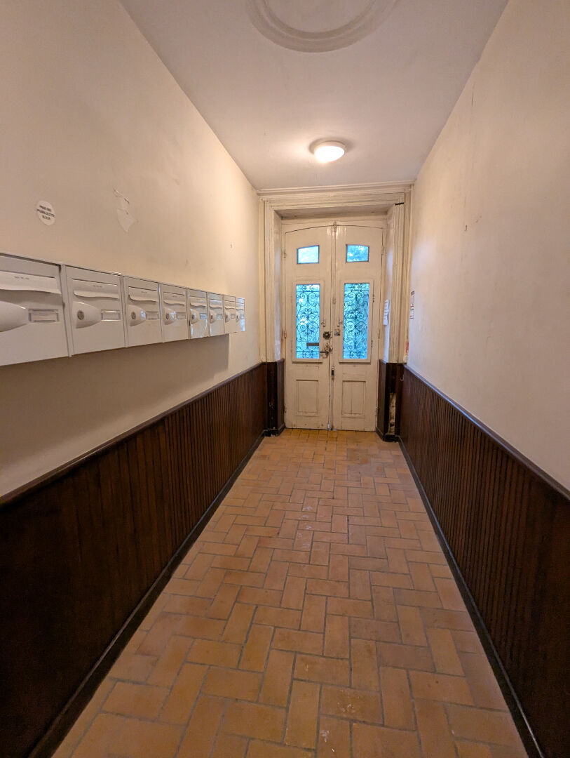 Photo Huelgoat : situation exceptionnelle et fort potentiel pour cet immeuble de 11 lots d'habitation + cave image 4/6