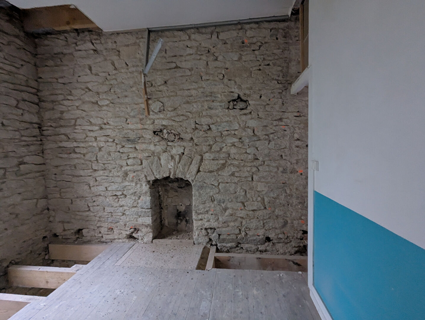 Photo Huelgoat : situation exceptionnelle et fort potentiel pour cet immeuble de 11 lots d'habitation + cave image 5/6