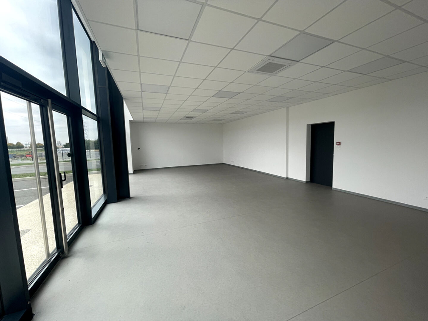 Photo Local d'activité Chartres 755 m2 image 3/3
