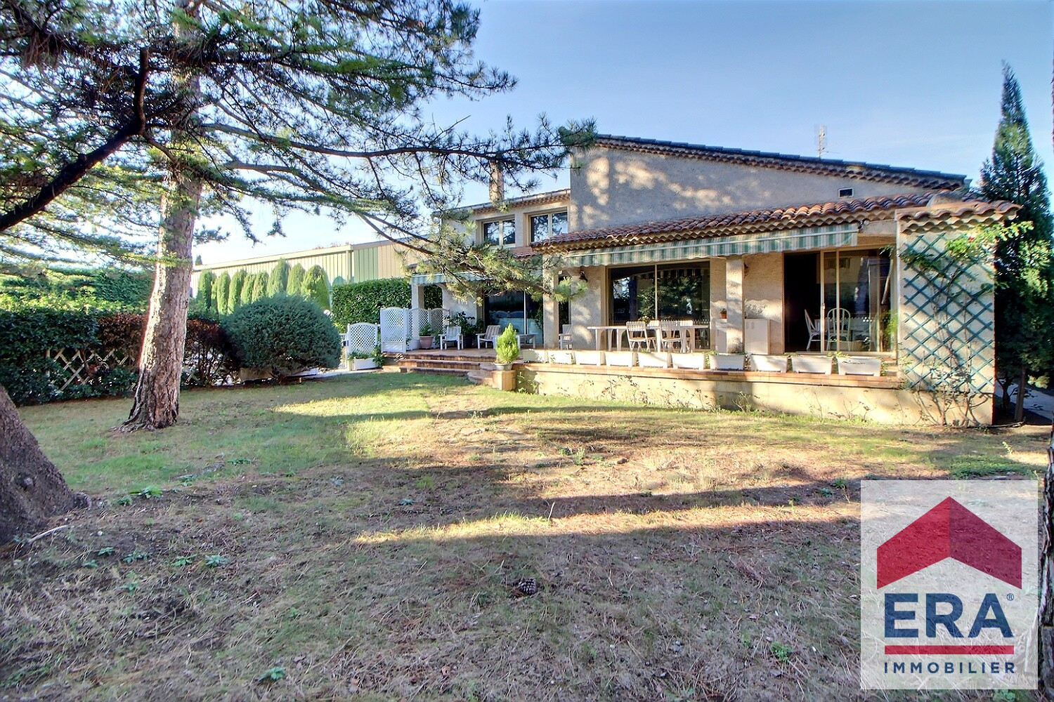 Photo Maison Pierrelatte 7 pièce(s) 245 m2 image 1/6