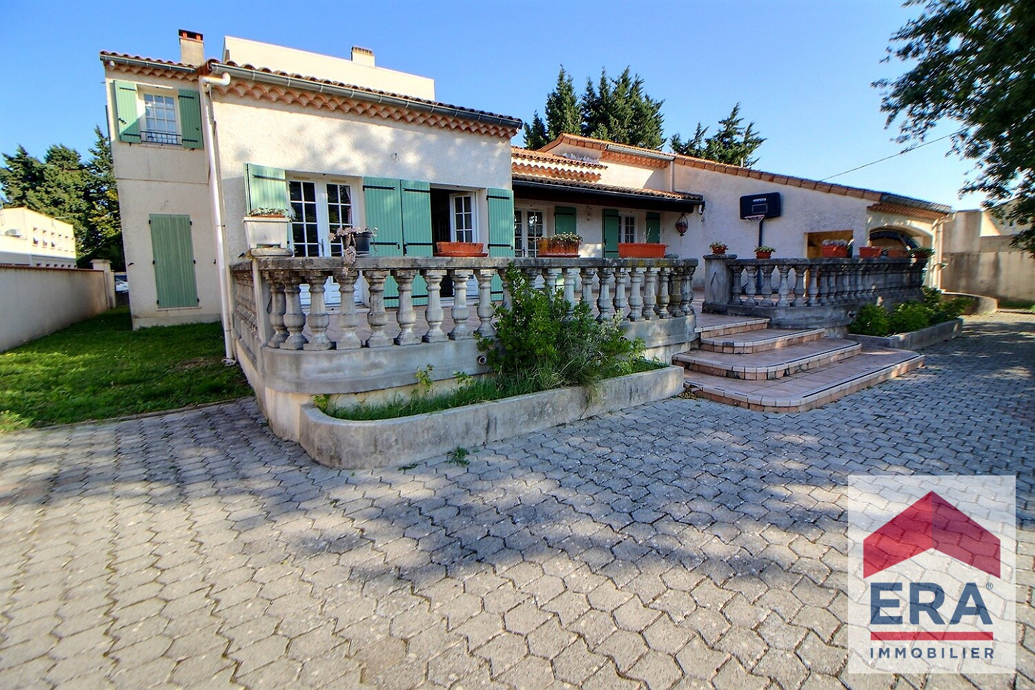 Maison Pierrelatte 5 pièces - 194m² - 950m² de terrain