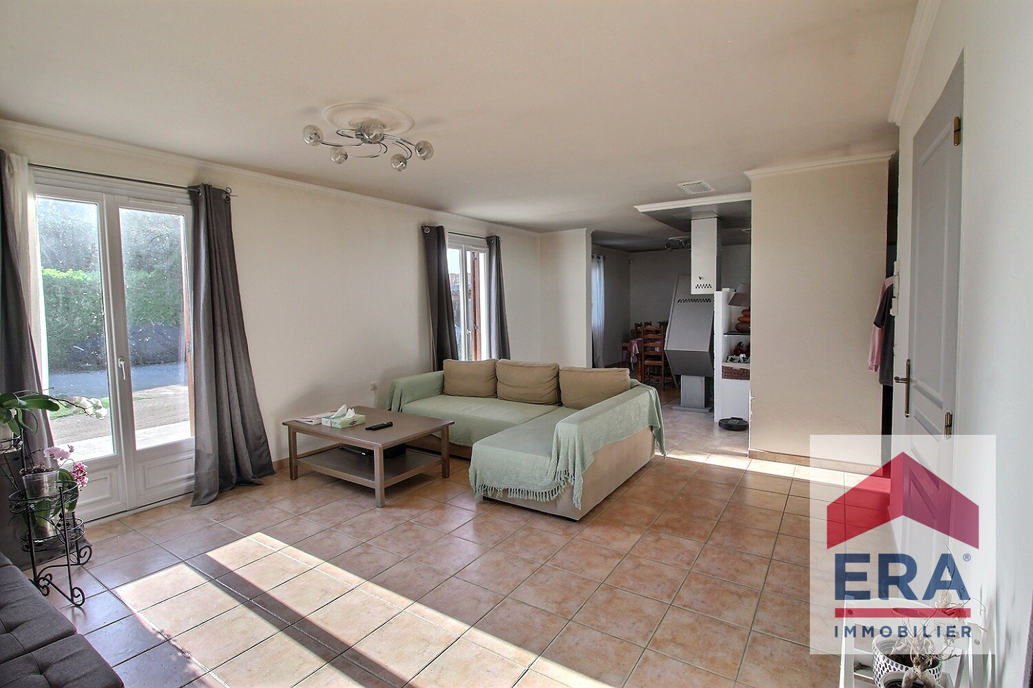 Photo Maison Travaillan 5 pièce(s) 155 m2 image 4/6