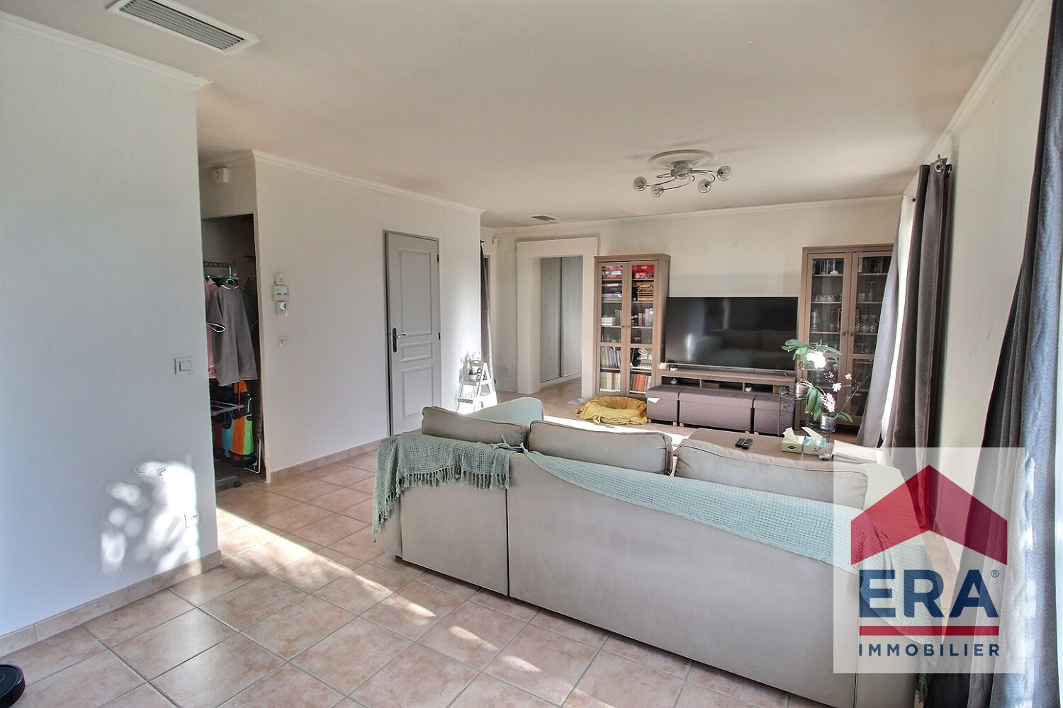 Photo Maison Travaillan 5 pièce(s) 155 m2 image 5/6