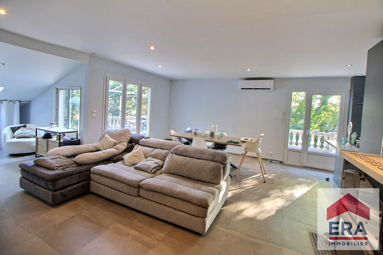 Photo Maison Lapalud 4 pièce(s) 125 m2 image 4/6