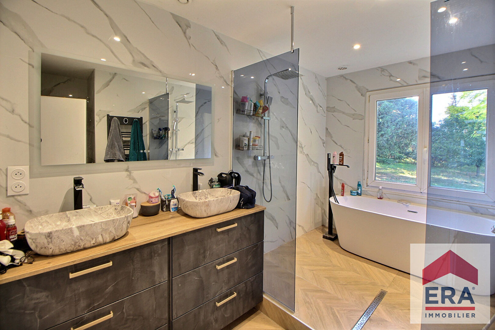 Photo Maison Lapalud 4 pièce(s) 125 m2 image 6/6