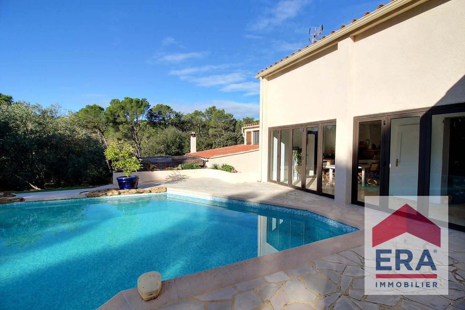 Photo Maison à vendre à Uchaux - 205m² avec piscine et potentiel de gîtes image 4/6