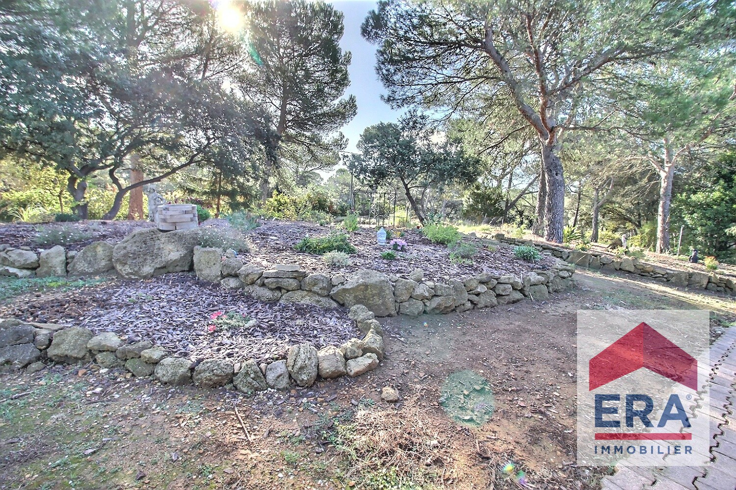 Photo Maison à vendre à Uchaux - 205m² avec piscine et potentiel de gîtes image 5/6