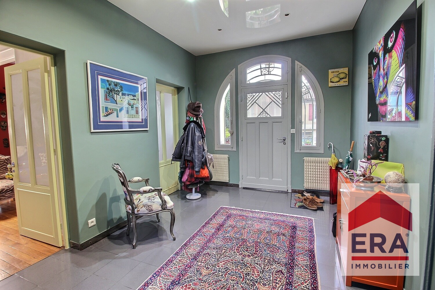 Photo Maison Orange 6 pièce(s) 245 m2 image 3/6