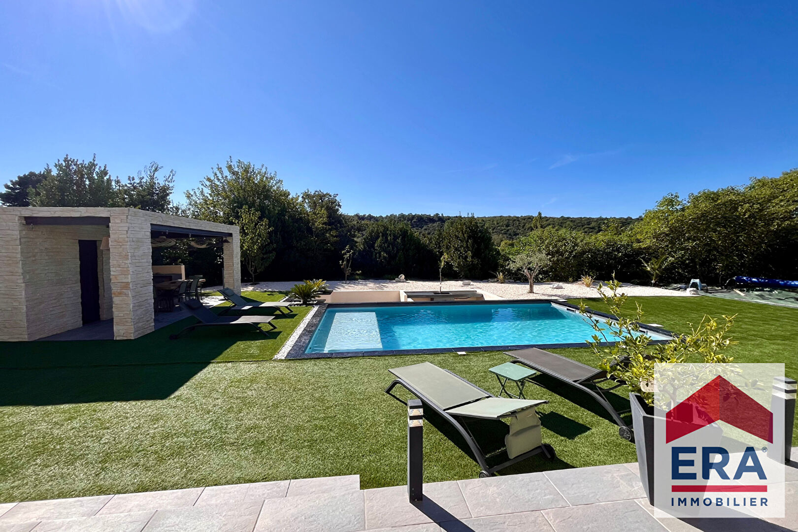 Photo Maison Les Granges Gontardes 179 m2 image 2/6