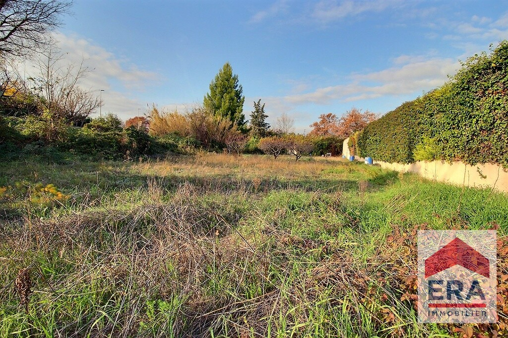 Photo Terrain à bâtir à Vedène  - Libre constructeur - Viabilisé image 2/4