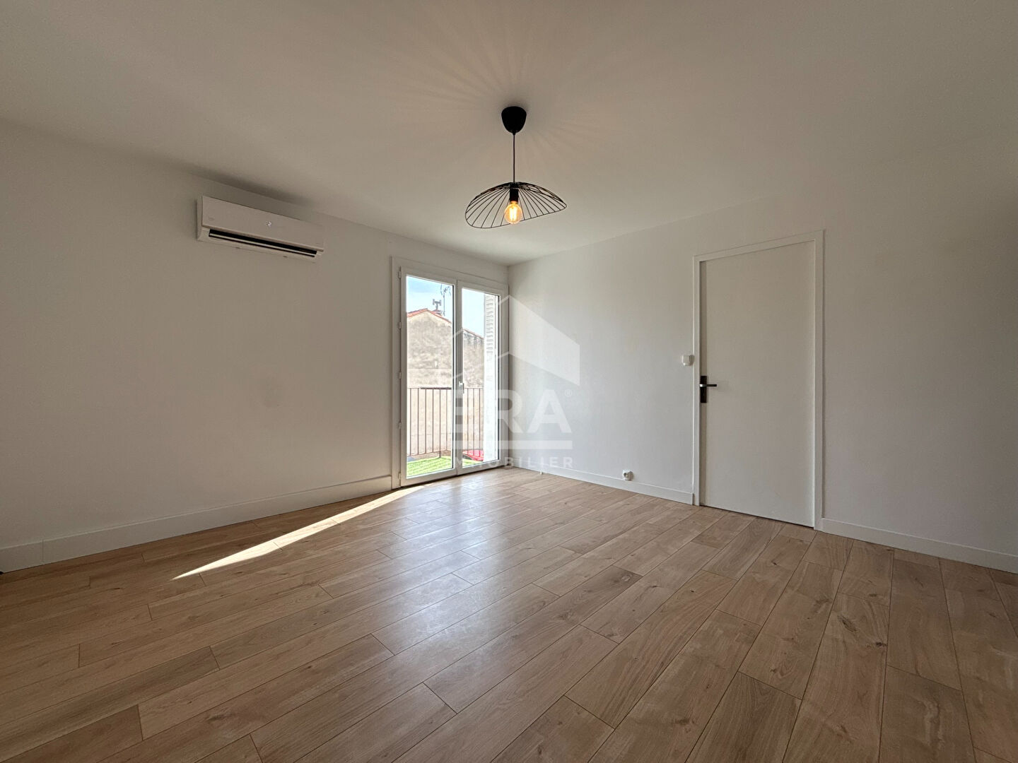 Appartement 3 pièces à vendre - 2 chambres - Balcon - Cave - Stationnement libre