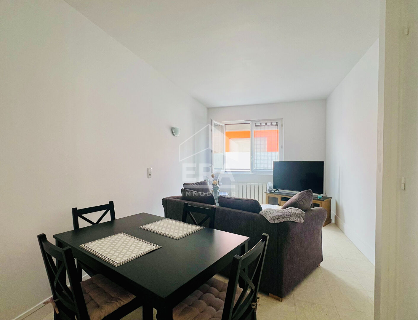 Photo APPARTEMENT A DEUX PAS DE LA PLAGE - CENTRE ROYAN - VENDU LOUE image 2/5