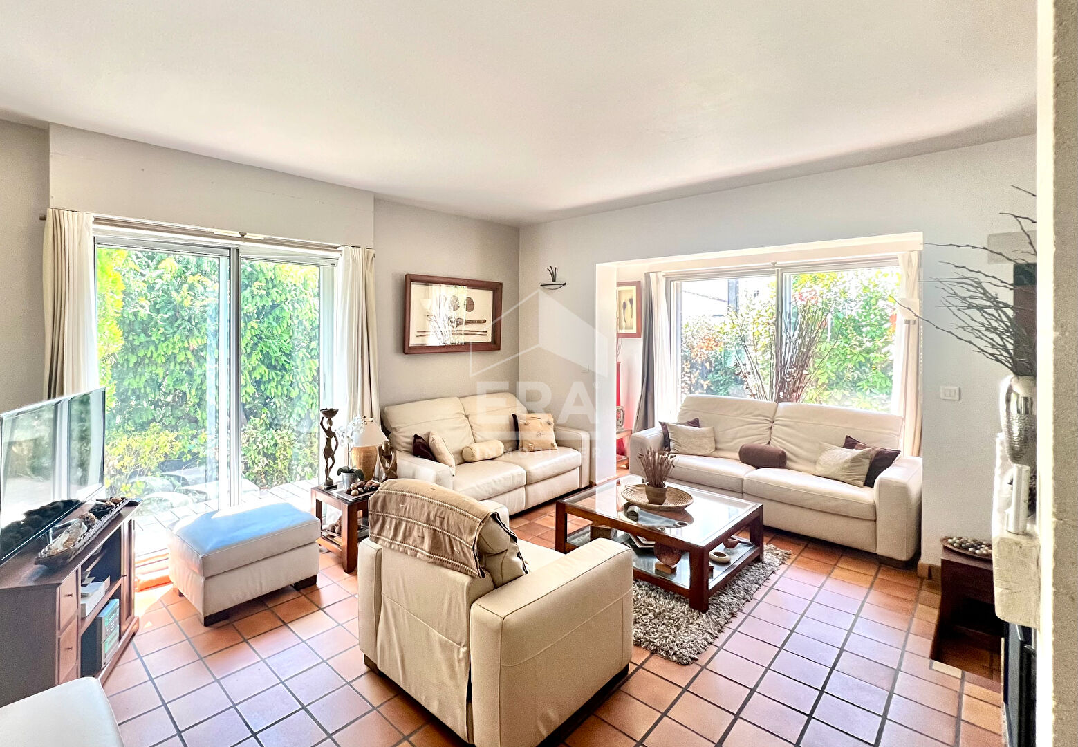 MAISON D'ARCHITECTE A VAUX SUR MER - A PROXIMITE DES COMMERCES ET DES PLAGES