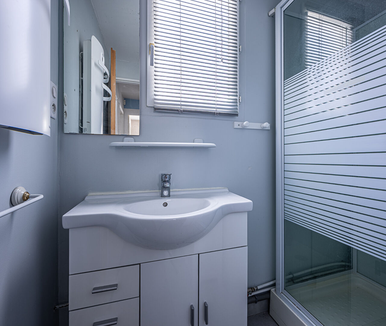 Photo RARE - CHARMANTE MAISON DE VILLE - ROYAN CENTRE - PROCHE commerces et plages image 6/6